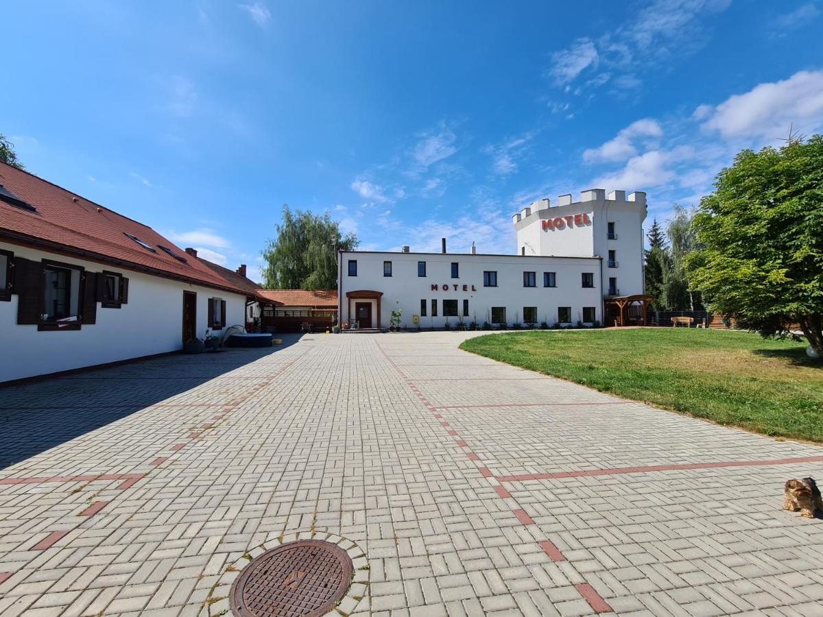 Motel I Restauracja "Pod Baszta" Naglowice Экстерьер фото