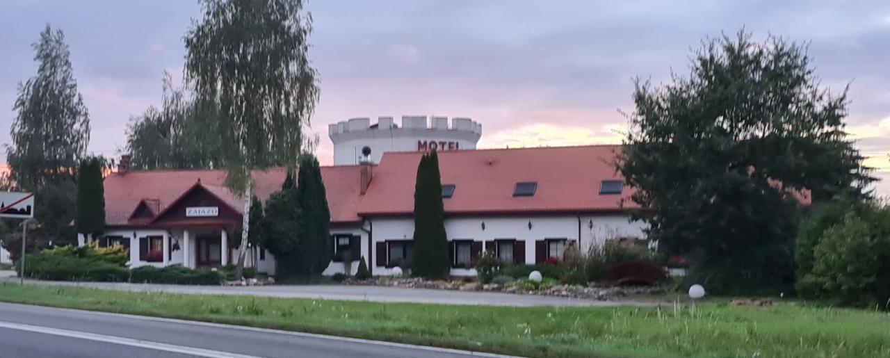 Motel I Restauracja "Pod Baszta" Naglowice Экстерьер фото