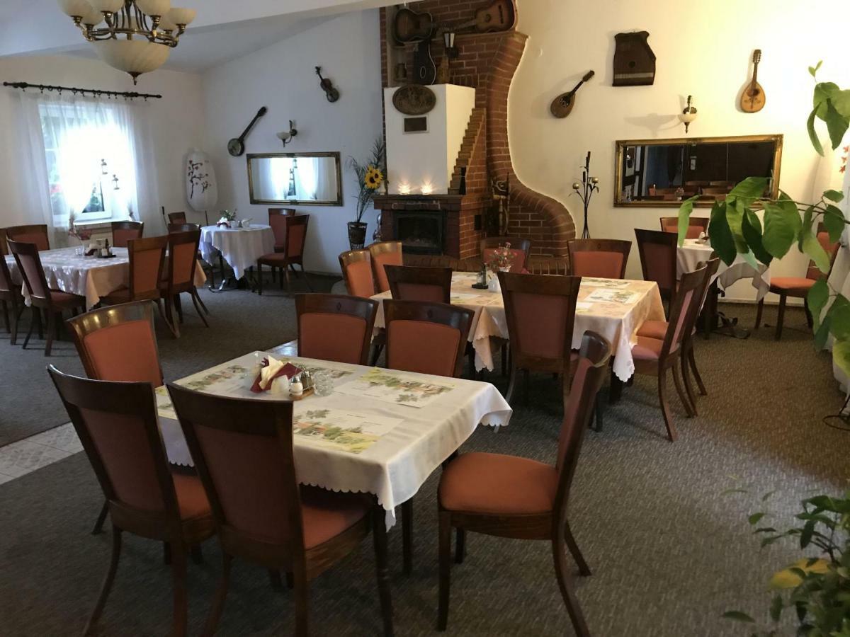 Motel I Restauracja "Pod Baszta" Naglowice Экстерьер фото
